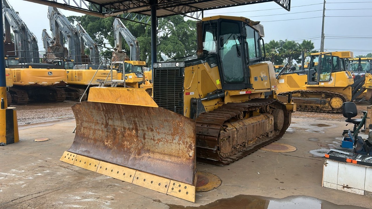 Trator de Esteiras John Deere 750J